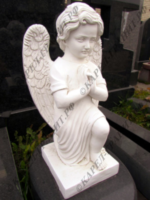 Литьевой мрамор №-11. Фигура колено-преклоненного мальчика-ангела. Работа мастерской Карел-Гранит.